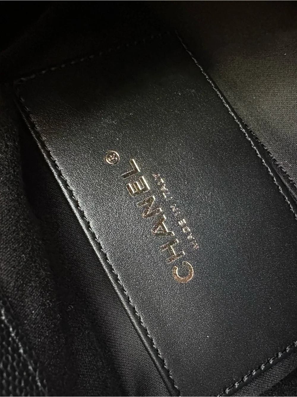 CHANEL 25 mini Black Quilted Leather Shoulder Bag with shinny Gold hardware